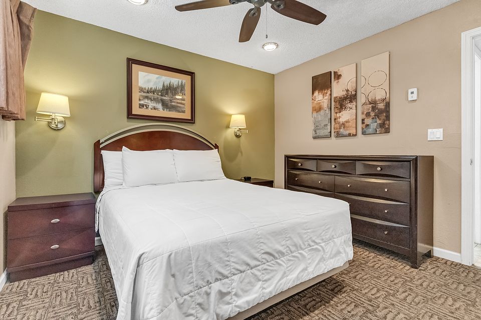 Bedroom, Unit C at the Beachcomber Inn