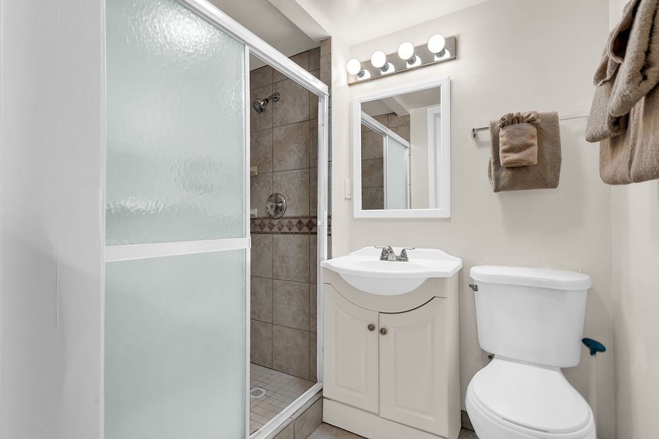 Second bathroom with a walk-in shower, Unit K at the Beachcomber Inn