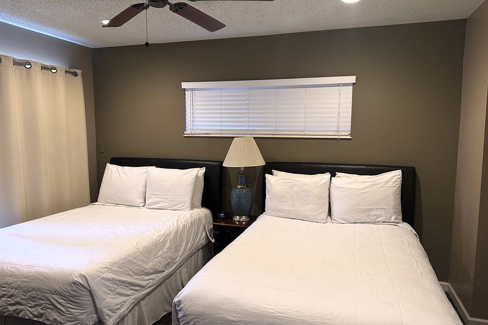 Bedroom, Unit K at the Beachcomber Inn