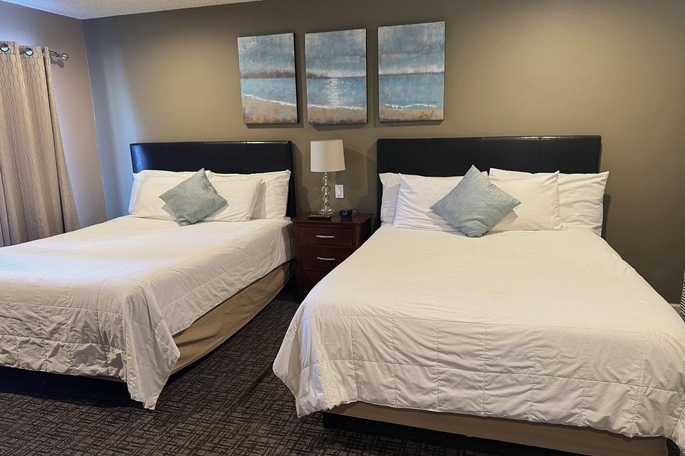 Bedroom, Unit N at the Beachcomber Inn