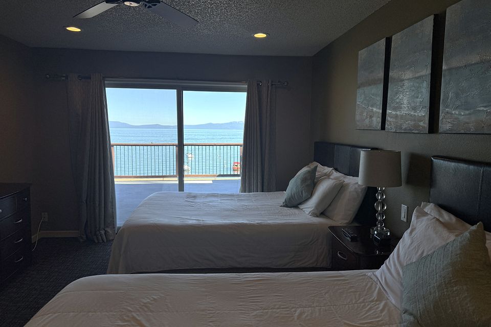 Bedroom, Unit N at the Beachcomber Inn