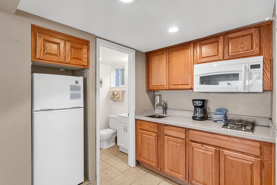 Kitchen, Unit P at the Beachcomber Inn