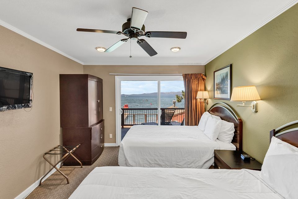 Bedroom with the slider to the deck, Unit Q at the Beachcomber Inn