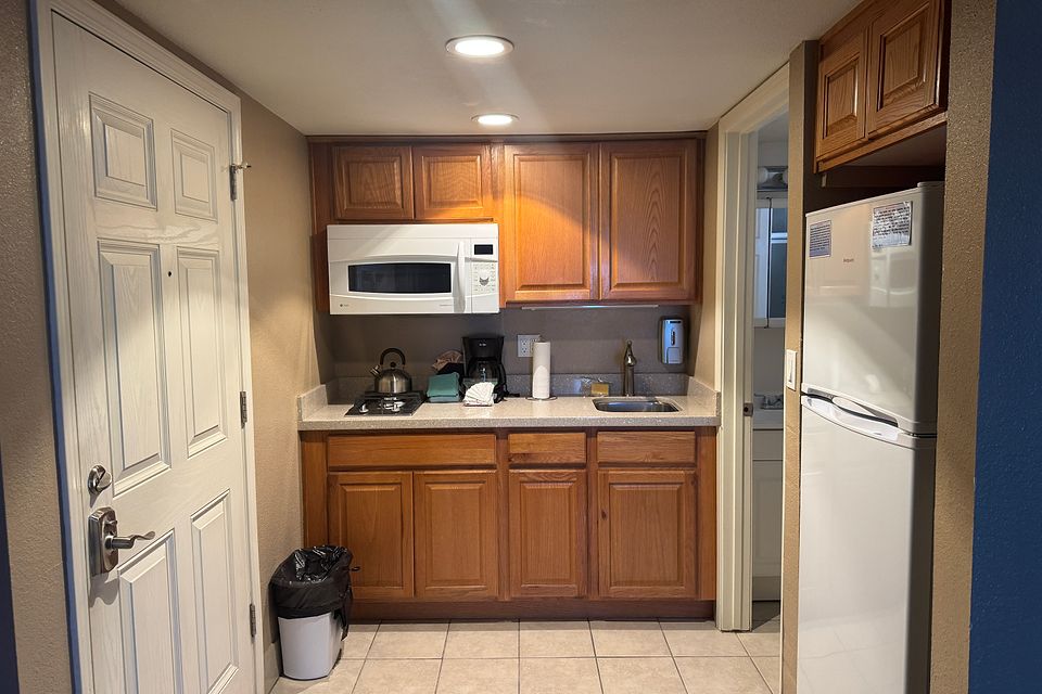 Kitchen, Unit R at the Beachcomber Inn